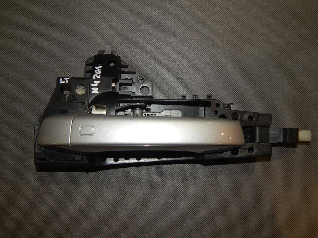 A8 D4 HANDLE LEFT REAR KEYLESS LX7W 4H0837885