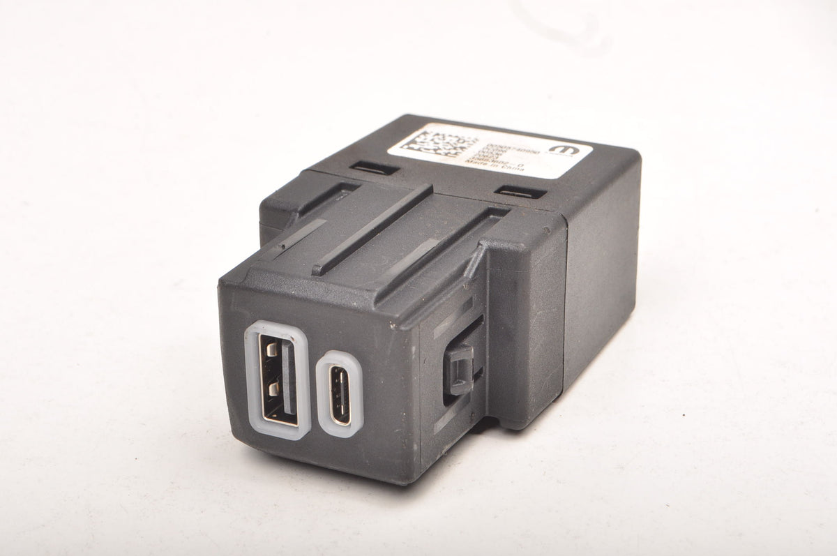 ALFA ROMEO TONALE SOCKET INPUT USB 00505740950