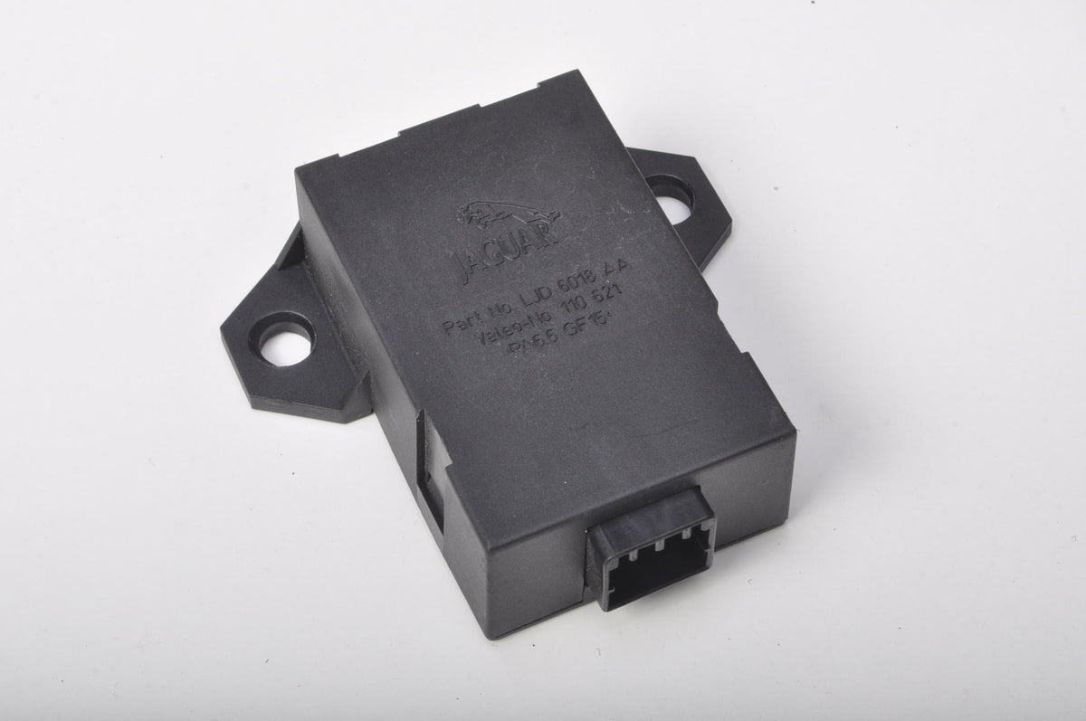 ASTON MARTIN VANQUISH AND SENSOR RAIN SENSOR