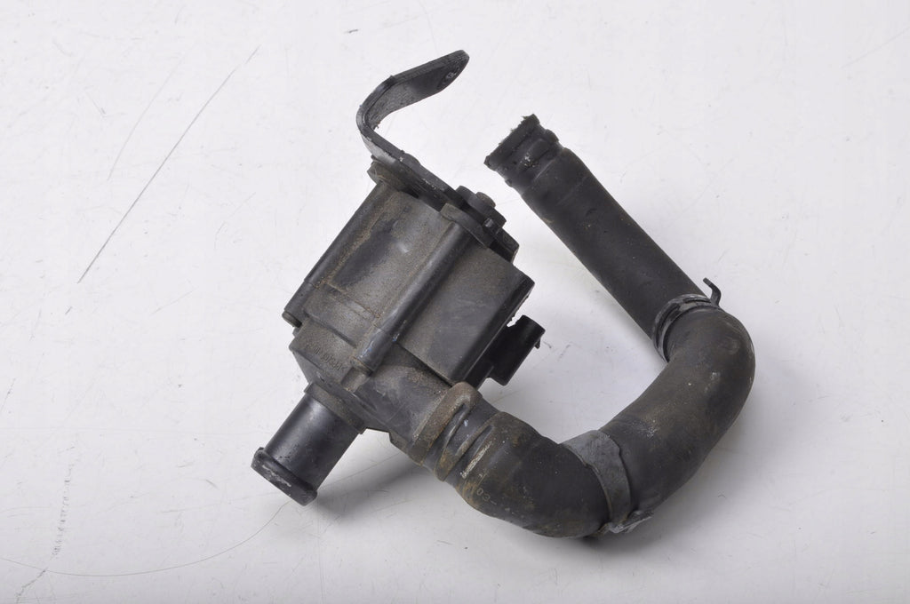 AUDI A4 B9 WATER PUMP 04L965559A