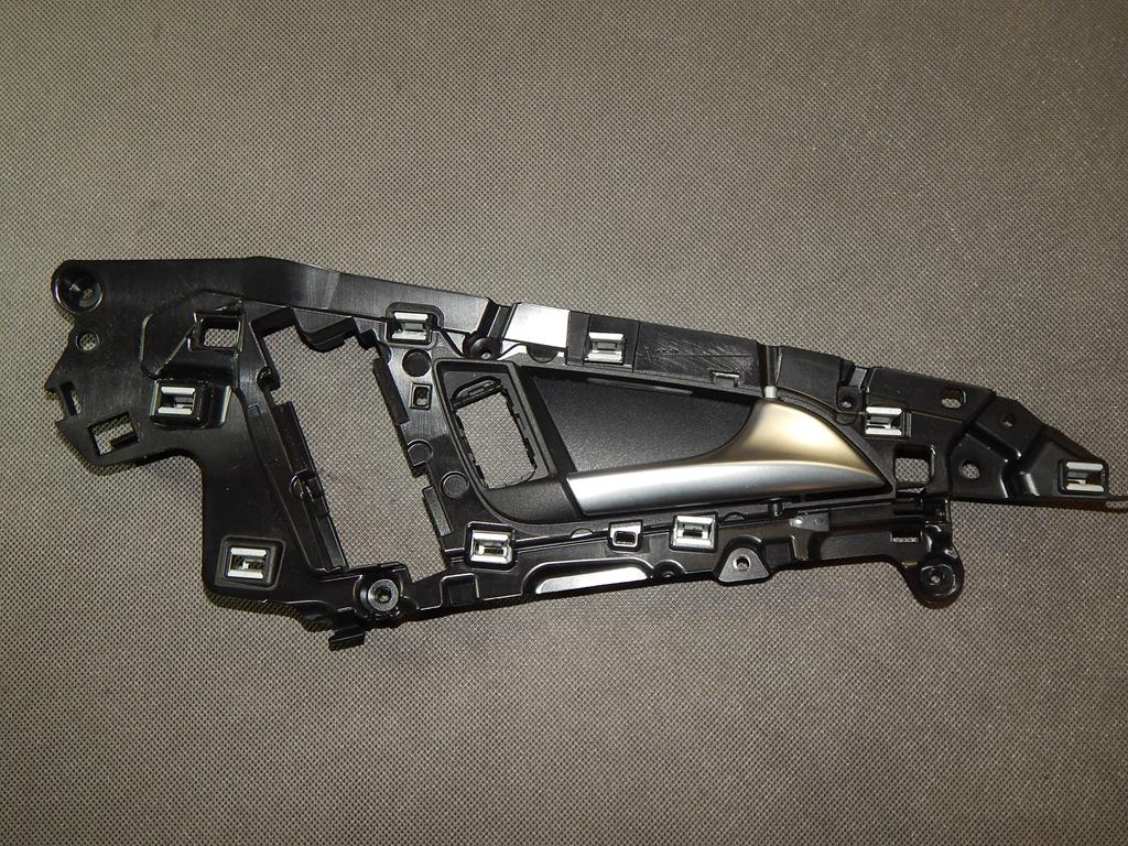 AUDI A6 S6 4G HANDLE RIGHT FRONT 4G0837020A