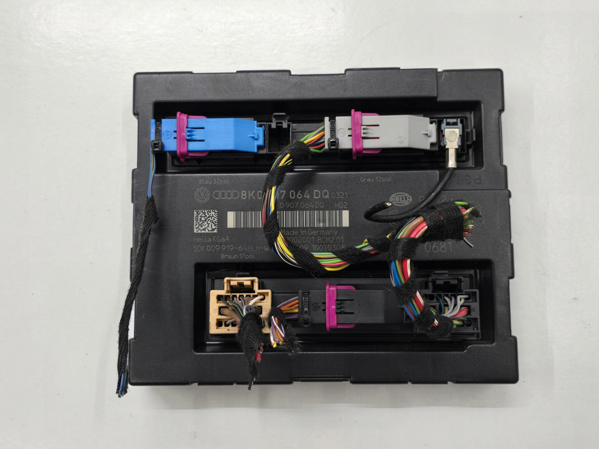 AUDI Q5 8R 09R COMFORT CONTROLLER MODULE 8K0907064DQ