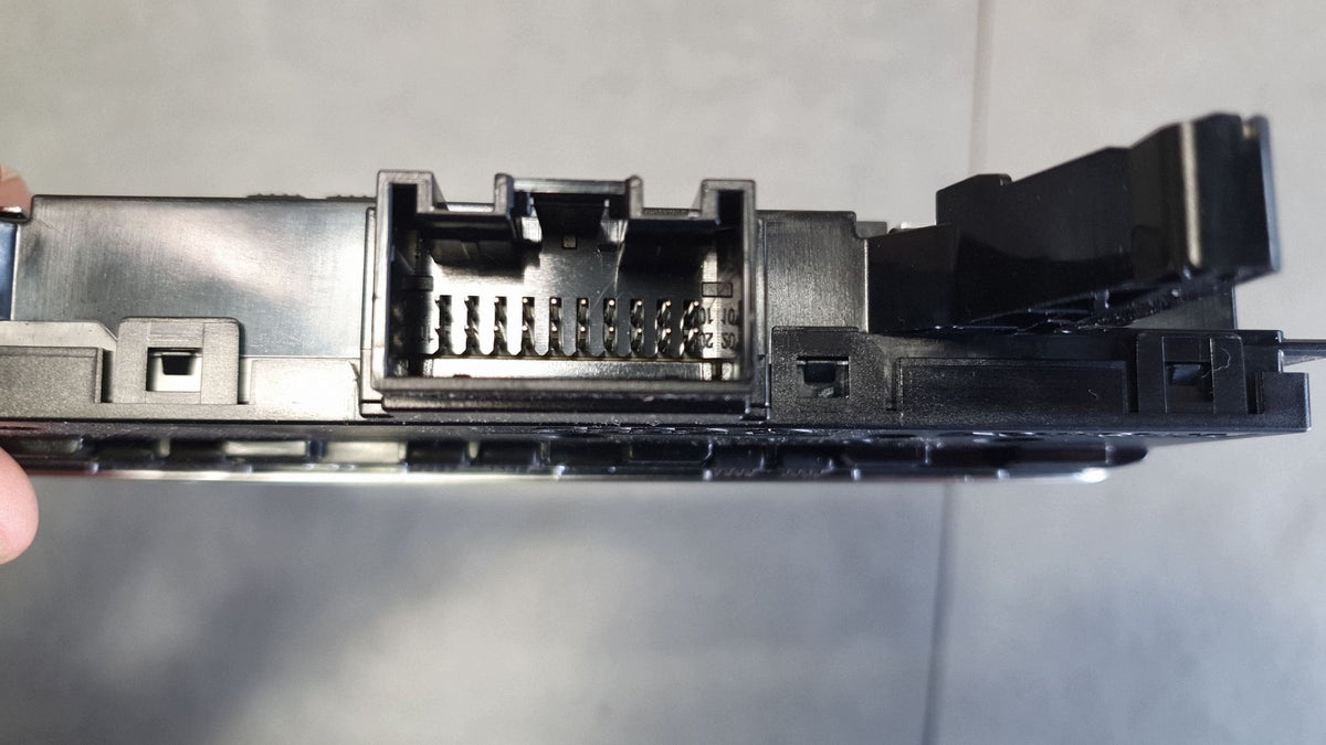Audi A3 8Y Emergency light switch panel 8Y0925301BM