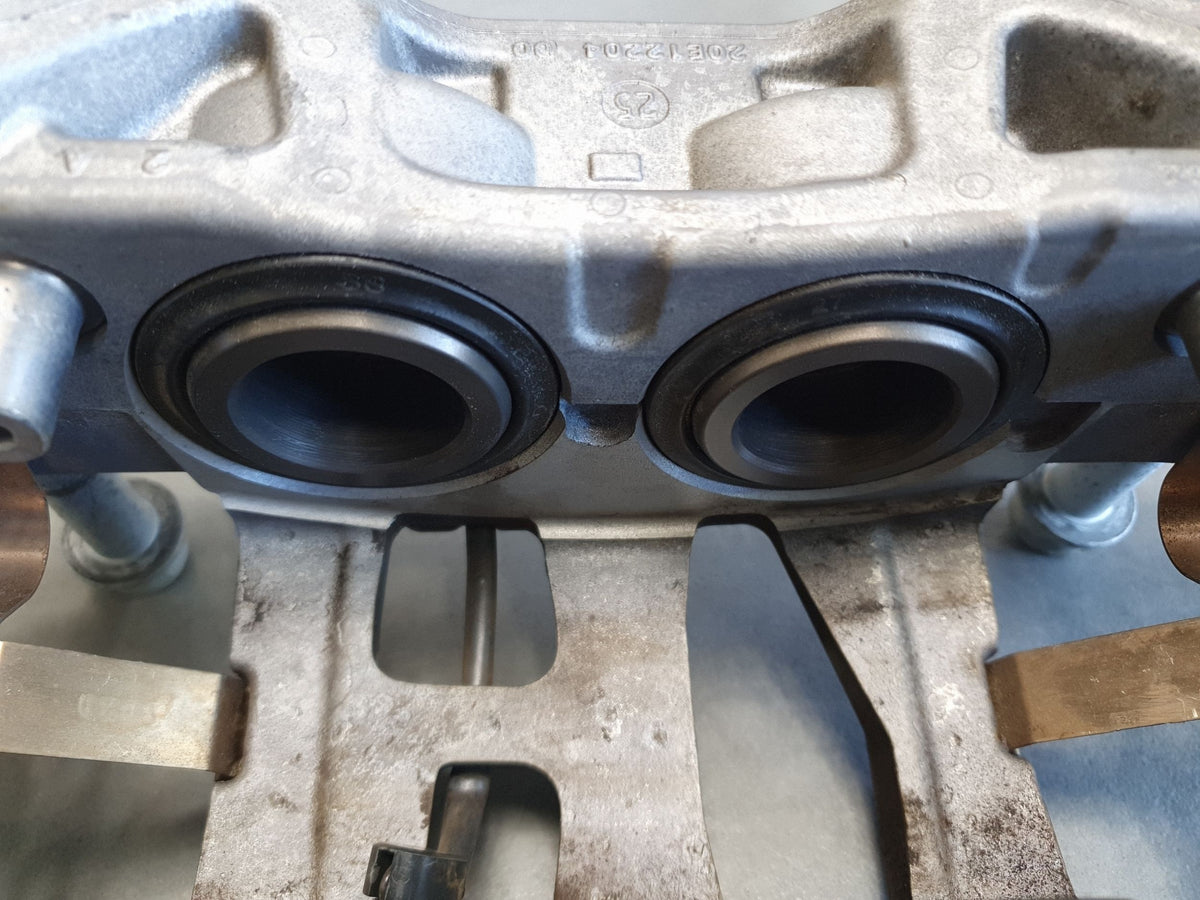 Audi Q6 e-tron Brake caliper right front 95C615106DC