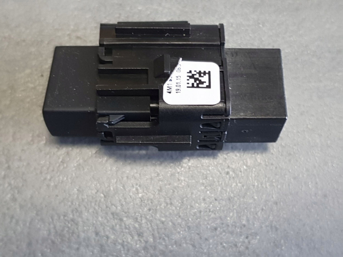 Audi Q7 4M counter reset switch 4M1907569
