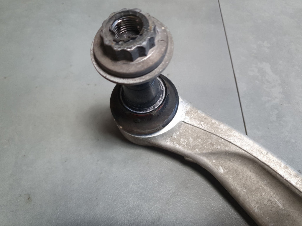 Audi SQ6 e-tron Control arm right front 85E407694H