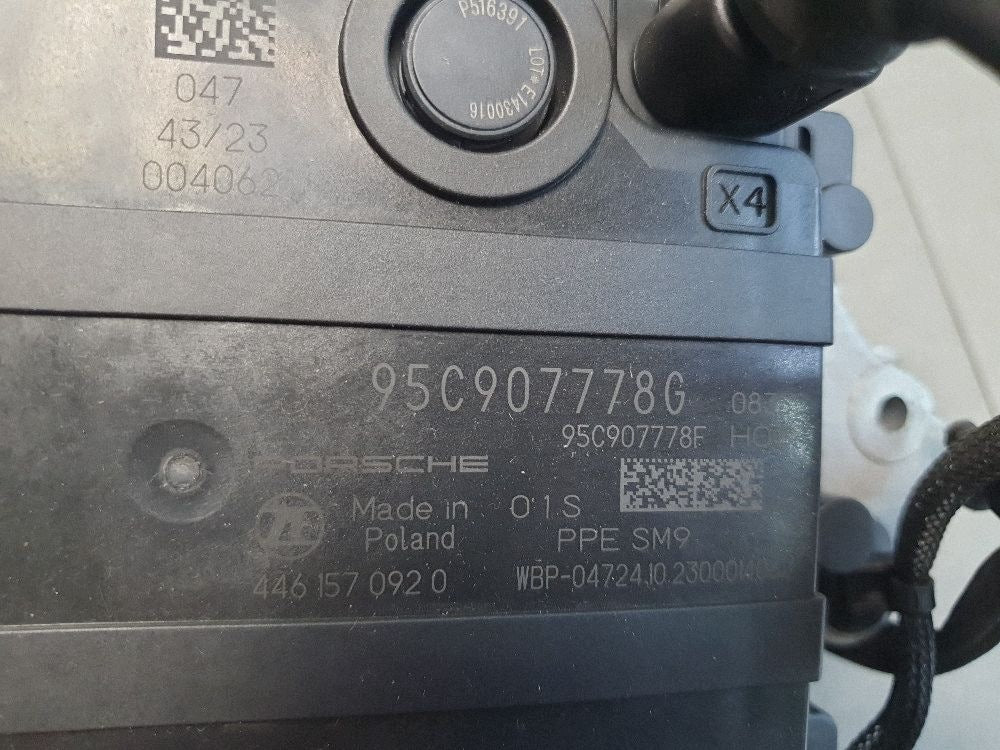 Audi SQ6 e-tron Suspension compressor 95C616005N