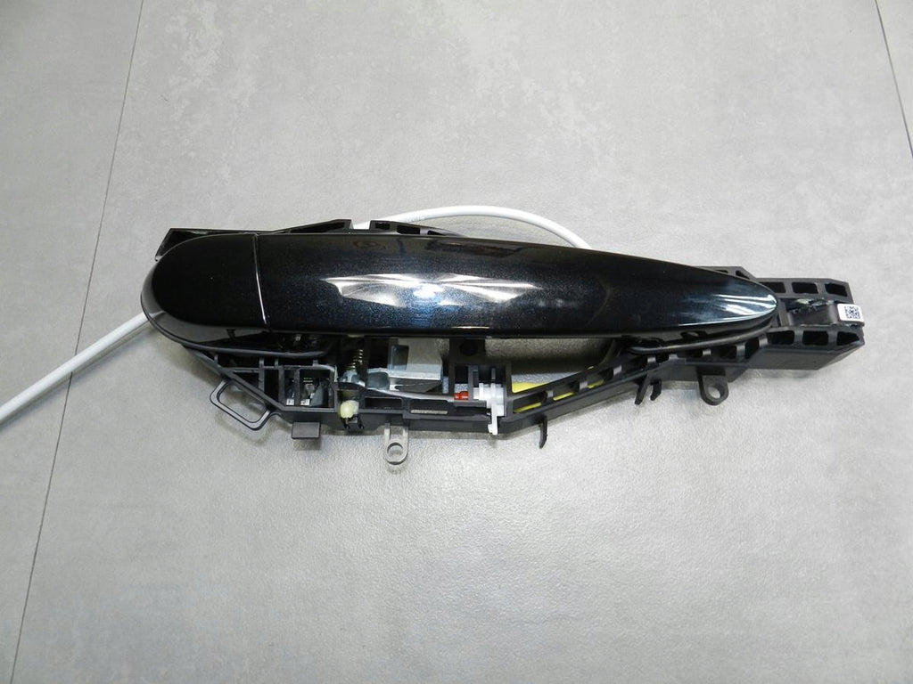 BMW 2 F22 COUPE DOOR HANDLE RIGHT BLACK 475