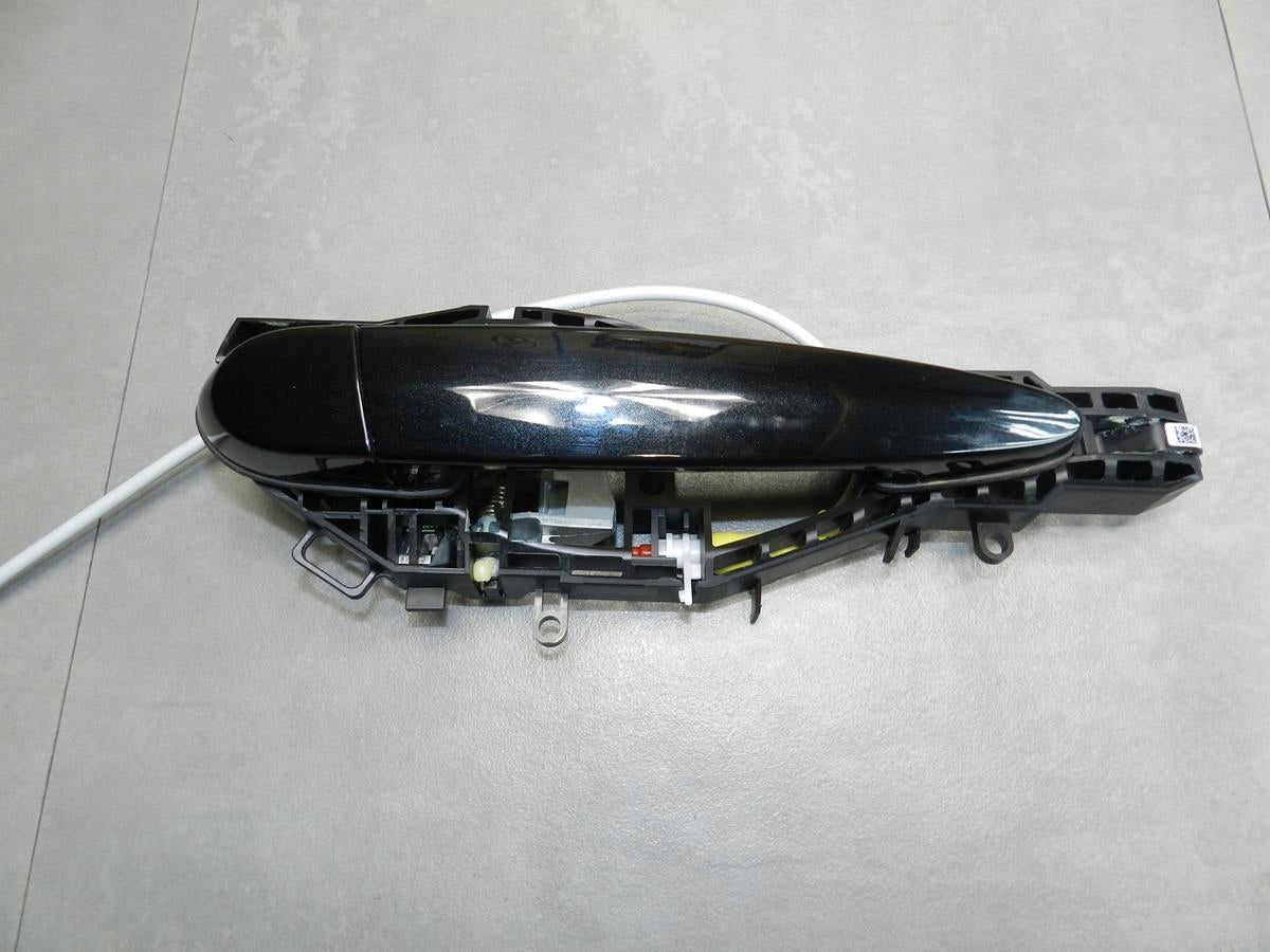 BMW 2 F22 COUPE DOOR HANDLE RIGHT BLACK 475