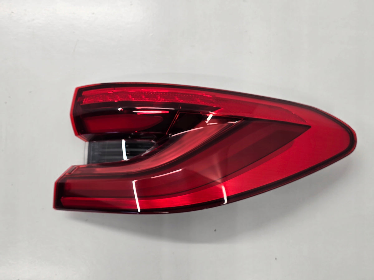 BMW 6 GT G32 17R LAMP RIGHT REAR 7376484