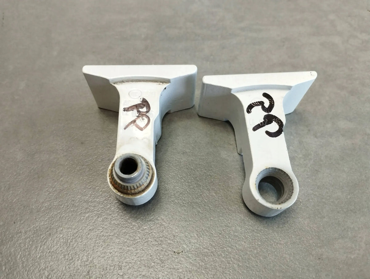 BMW 7 G11 DOOR HINGES RIGHT FRONT 7333062 WITH BODY