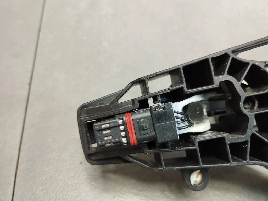 BMW 7 G11 HANDLE RIGHT FRONT A300 KEYLESS WITH INSERT UK