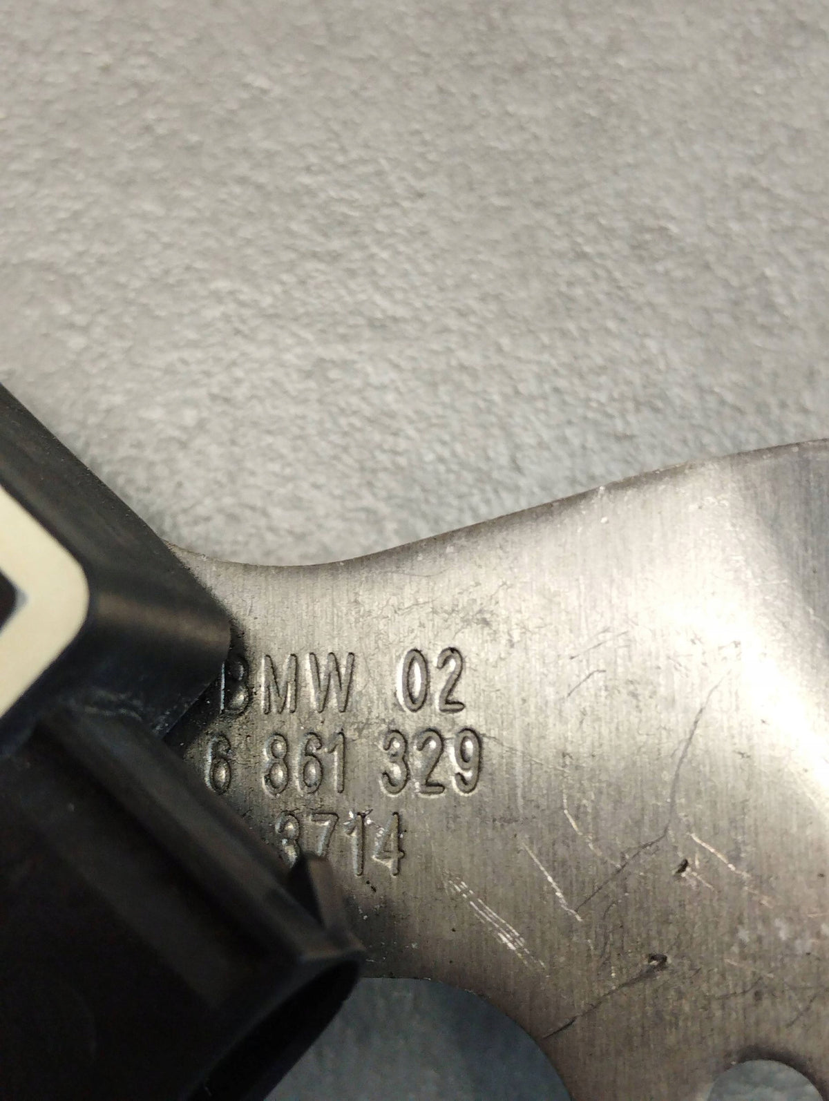 BMW 7 G11 LEVELING SENSOR 6861329