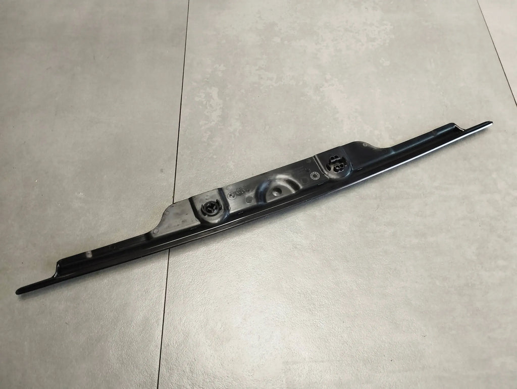 BMW 7 G11 wall insulation presser 7343487