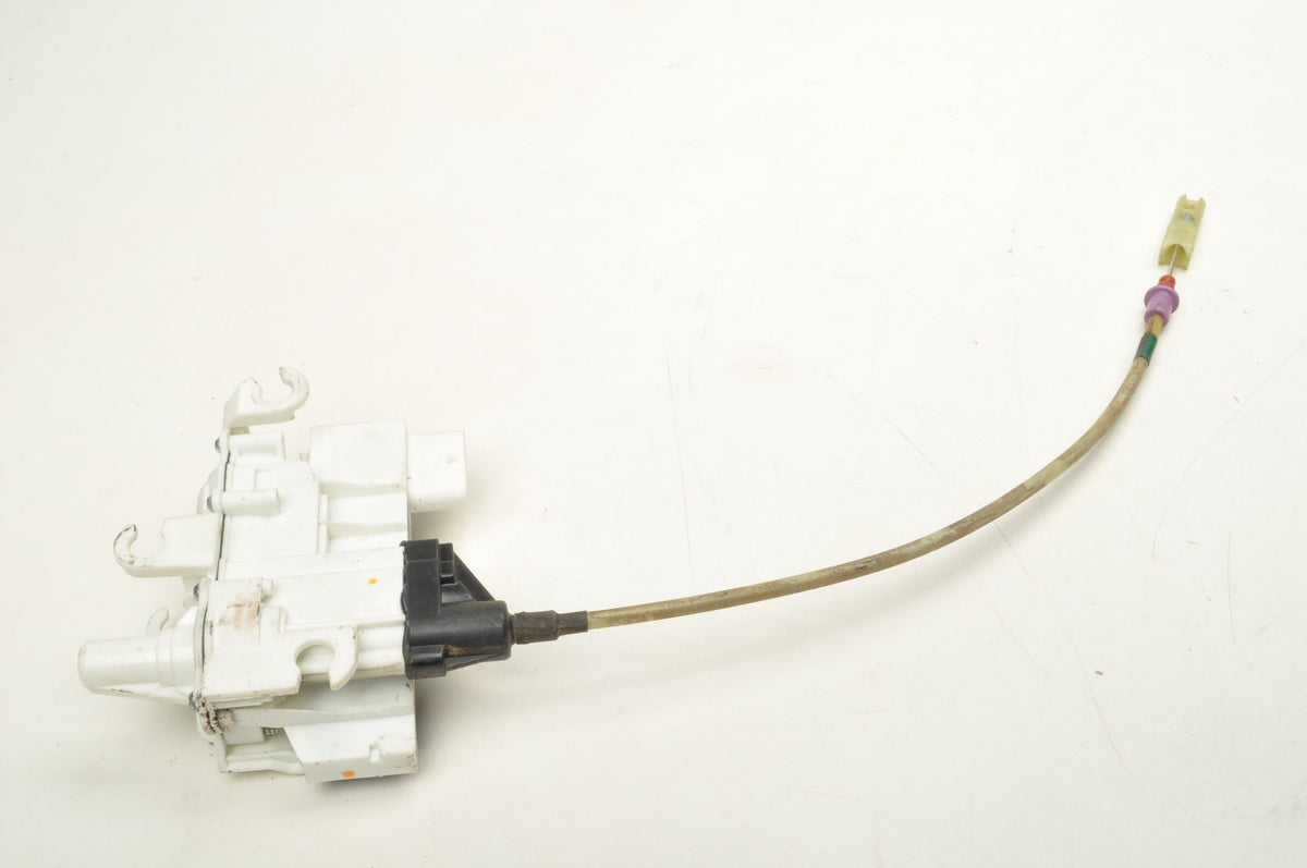 BMW G12 DOOR PULL RIGHT REAR 7368452