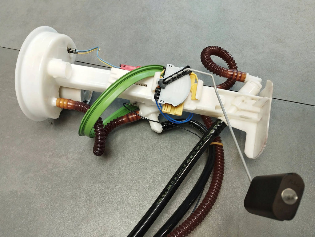 BMW X5 F15 4.4 V8 FUEL PUMP sensor 7194252