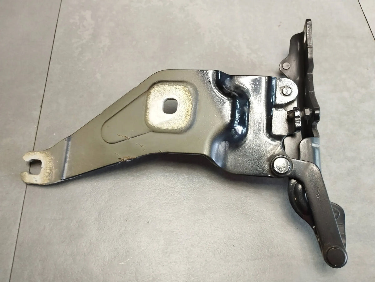 BMW X6 E71 MASK HINGE LEFT 7208627