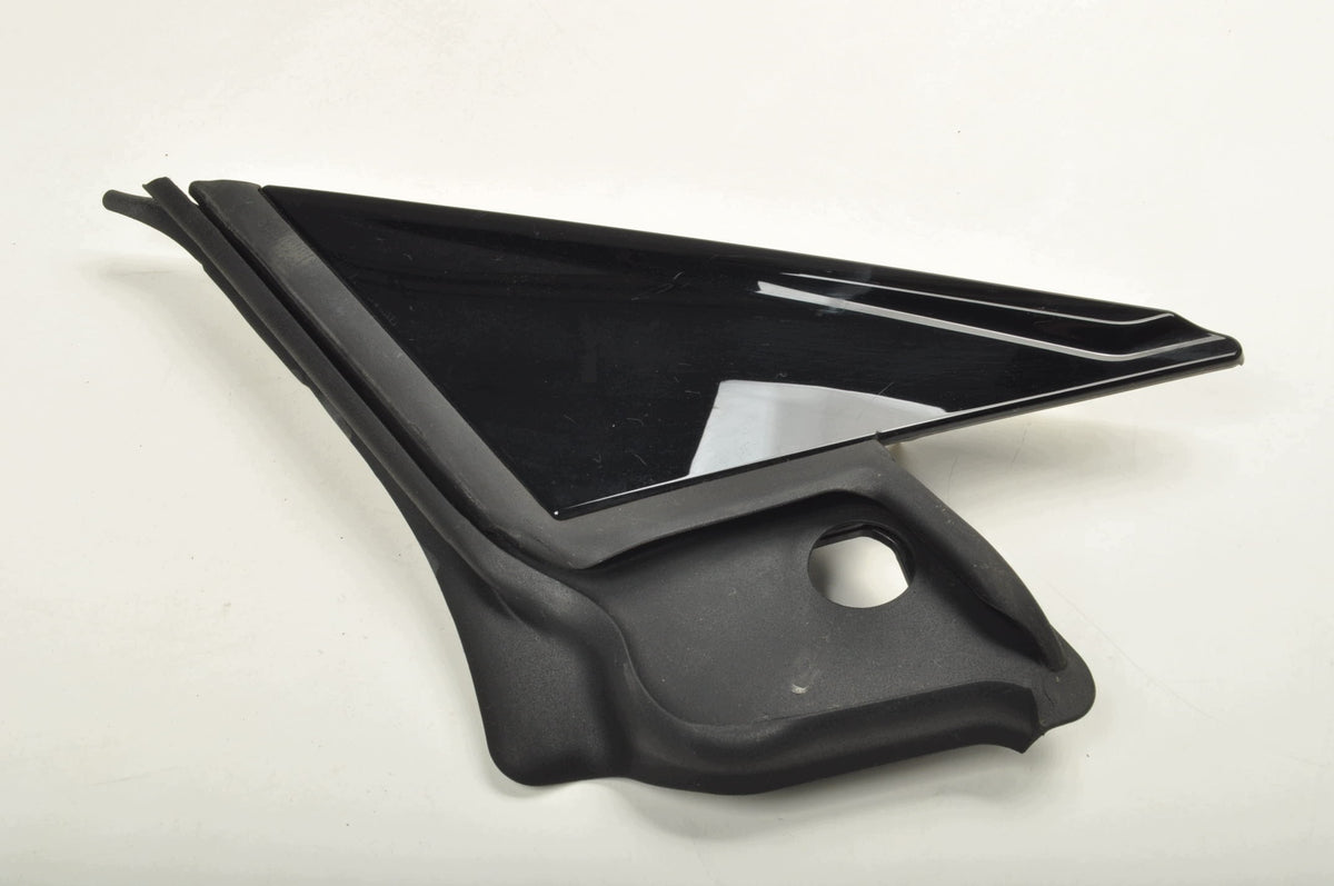 FENDER TRIANGLE RIGHT BMW iX I20 8491328 8491942