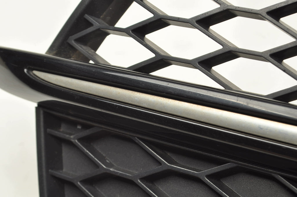 FRAME HALOGEN GRILLE RIGHT AUDI Q5 8R0807682N S-LINE LIFT