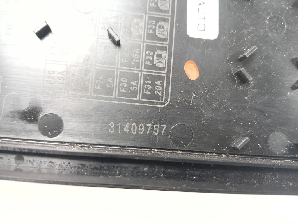 FUSE BOX VOLVO V40 II 31409757