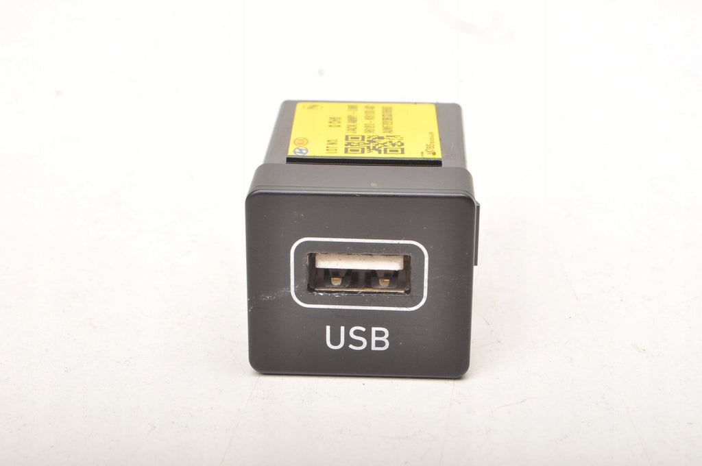 HYUNDAI I10 III SOCKET PORT USB INPUT 96120-K6100