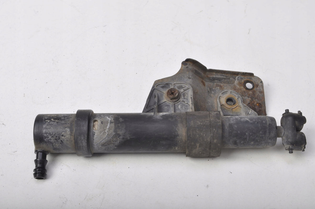 KIA SORENTO AND HEADLIGHT WASHER PUMP LEFT