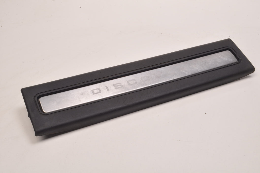 LAND ROVER DISCOVERY L462 THRESHOLD STRIP RIGHT FRONT HY32-13200-AAW