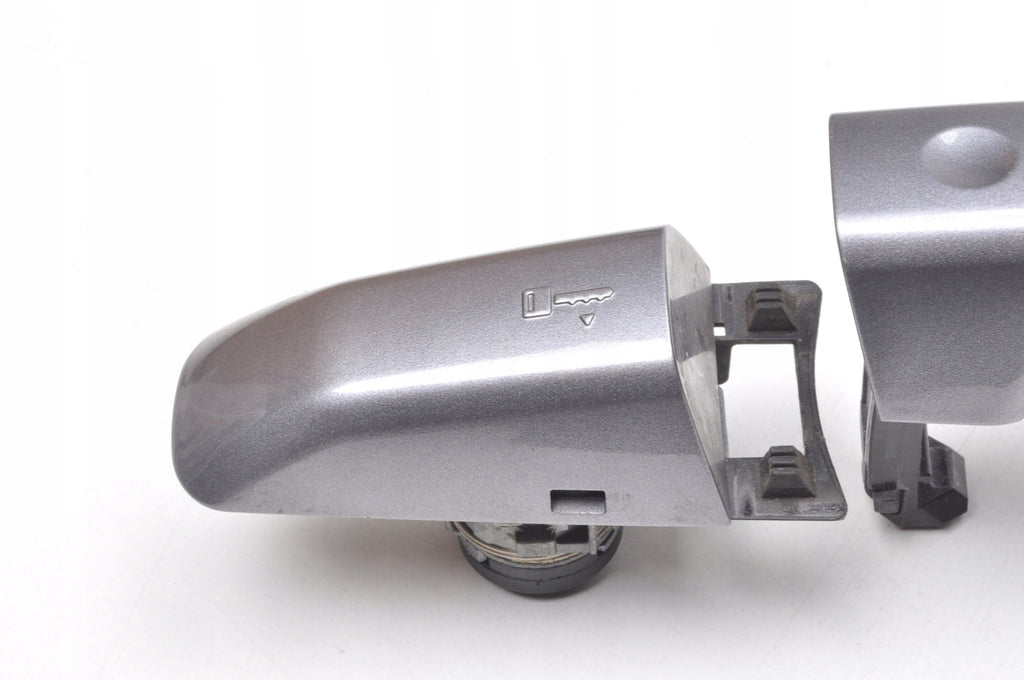 LAND ROVER DISCOVERY L550 LIFT DOOR HANDLE RIGHT FRONT ENGLISH