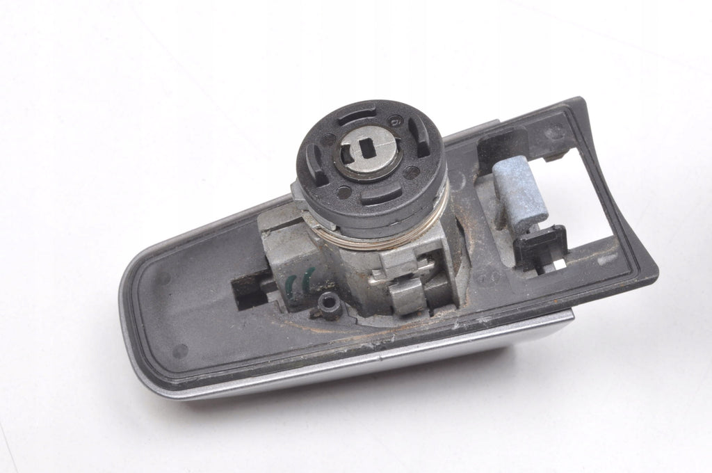 LAND ROVER DISCOVERY L550 LIFT DOOR HANDLE RIGHT FRONT ENGLISH
