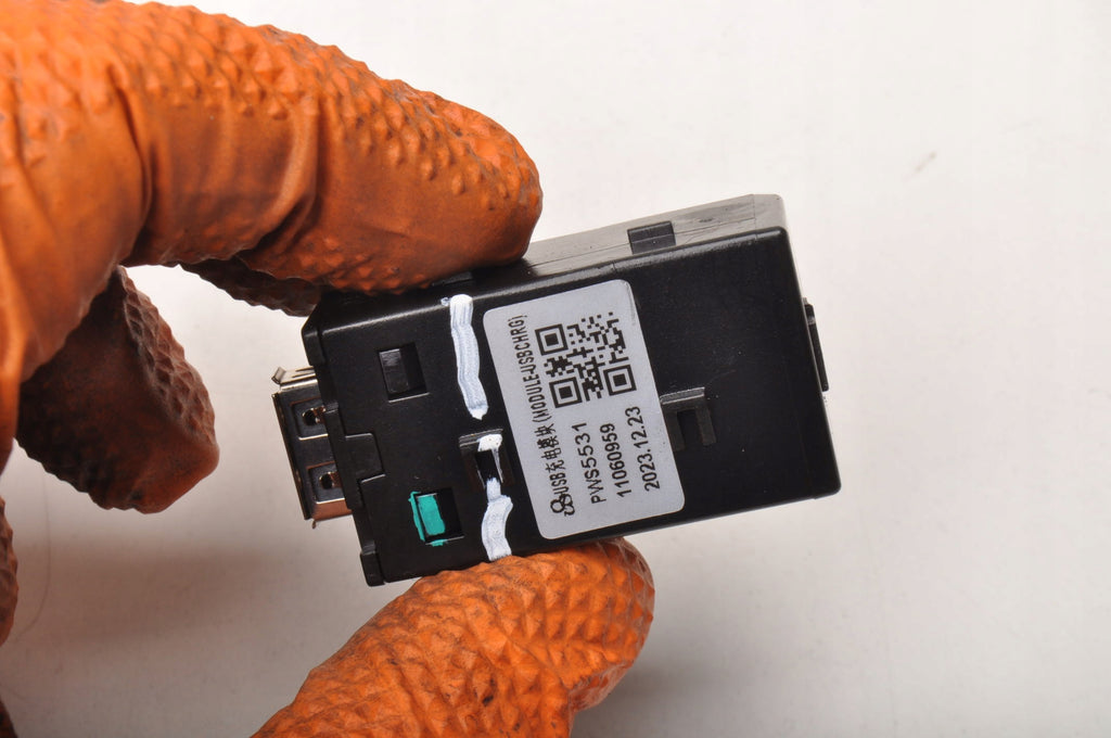 MG 3 ZS SOCKET PORT INPUT USB 11060959 2024R