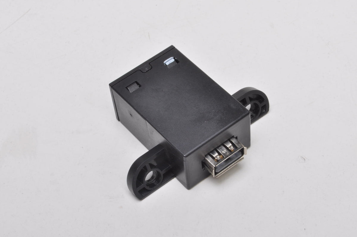 MG HS INPUT SOCKET USB PORT 11194045