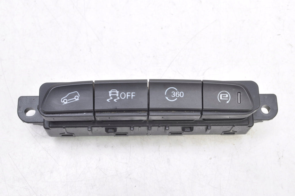 MG ZS SWITCH PANEL 10700971 LIFT