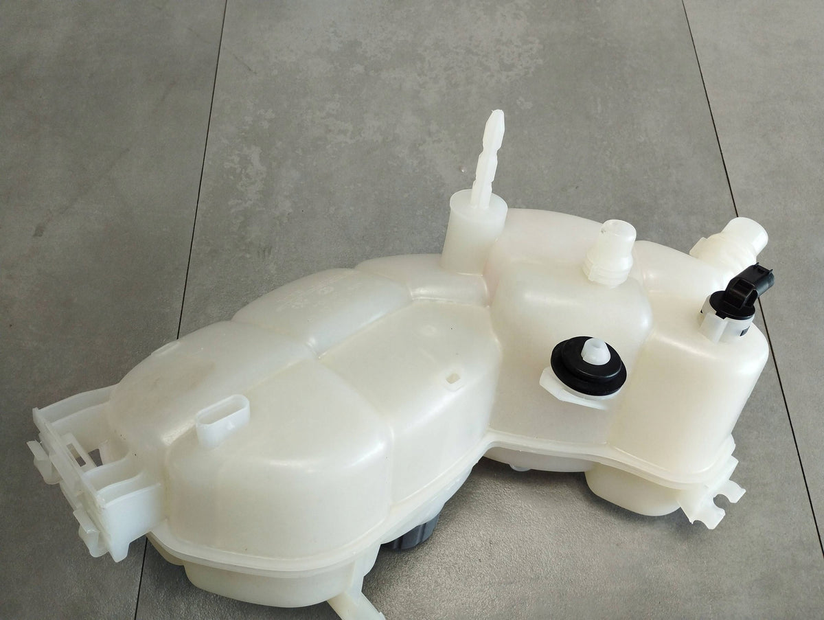 Mercedes B-CLASS 250E W242 EXPANSION TANK A2425000449