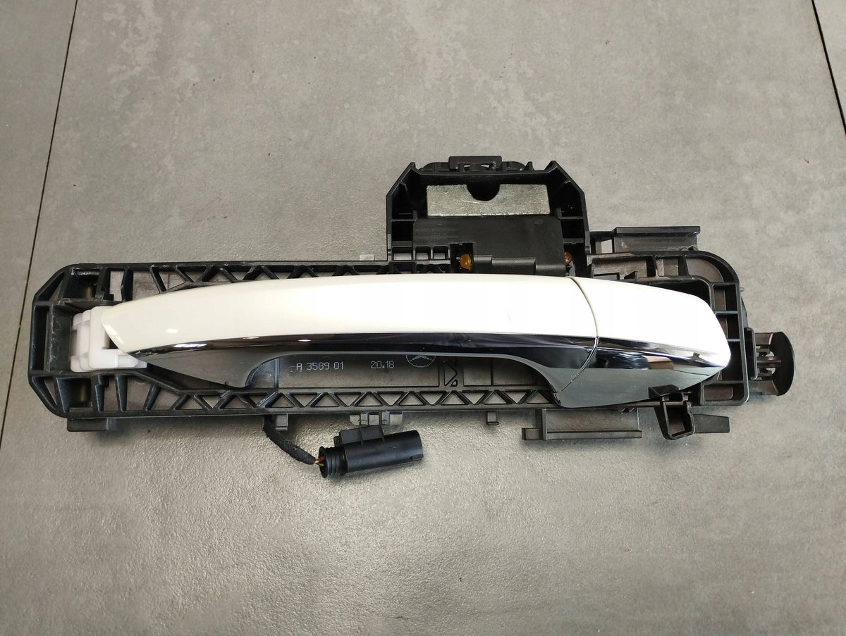 Mercedes-Benz GLE W166 HANDLE RIGHT REAR 799 A2047602434