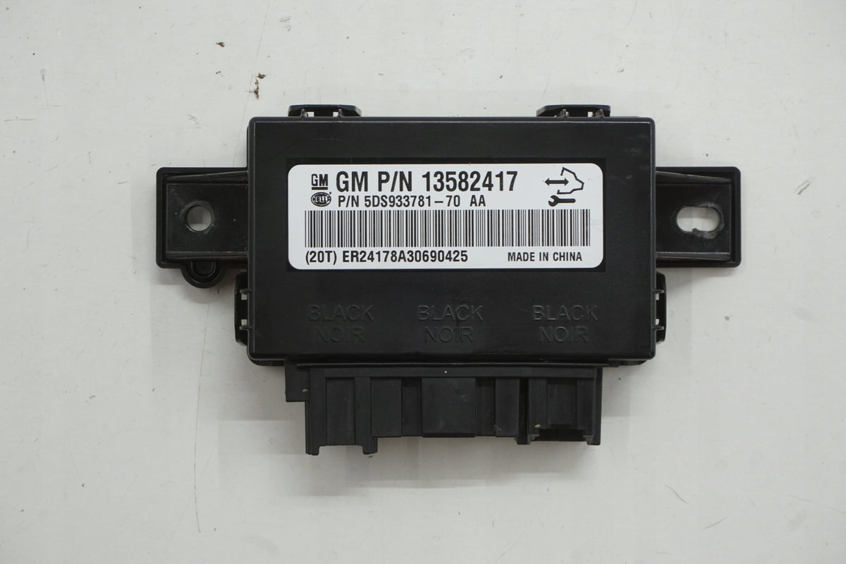 OPEL MOCHA AND SEAT CONTROLLER MODULE 13582417