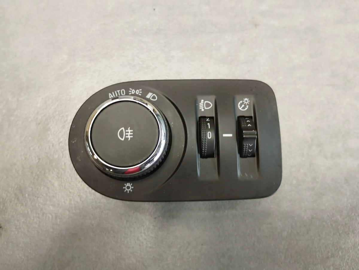 Opel Astra K LIGHT SWITCH 39050759