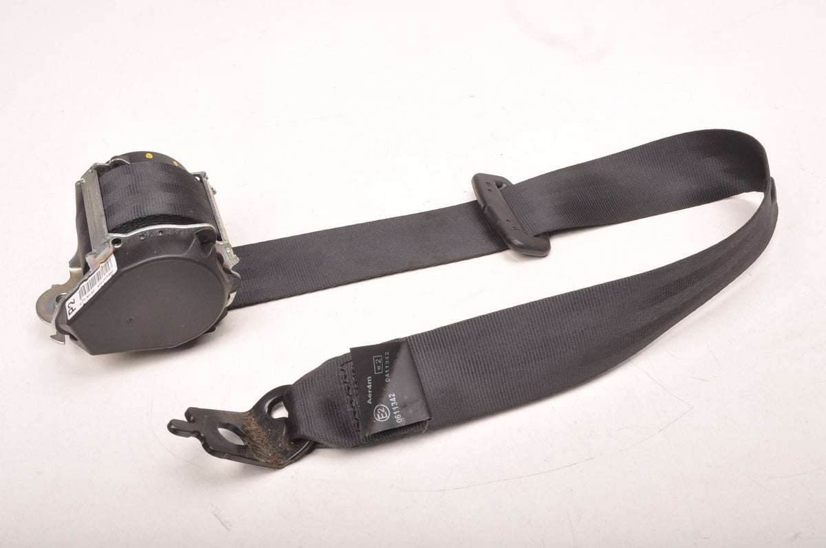 RENAULT CLIO IV SEAT BELT RIGHT REAR 888404130