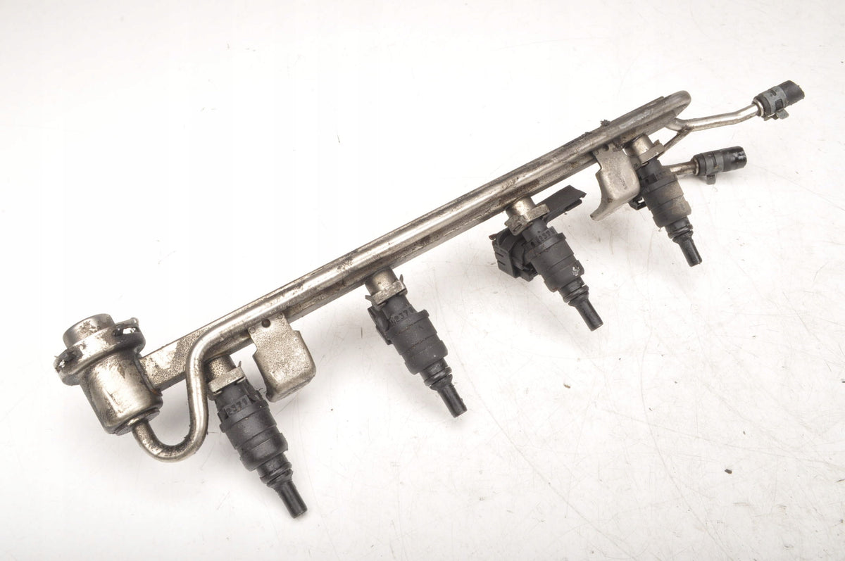 SEAT LEON AND 1.8 INJECTION RAIL 06A906031AF