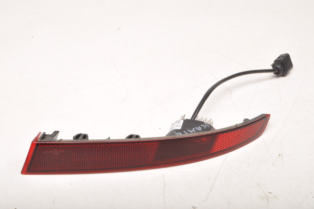 SKODA KAMIQ BUMPER REFLECTOR RIGHT REAR 658945702A