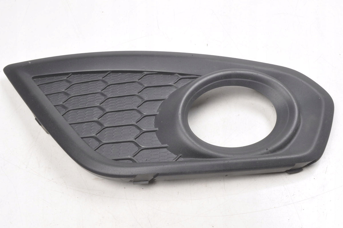 VOLVO C30 FRAME HALOGEN GRILLE RIGHT 31323410