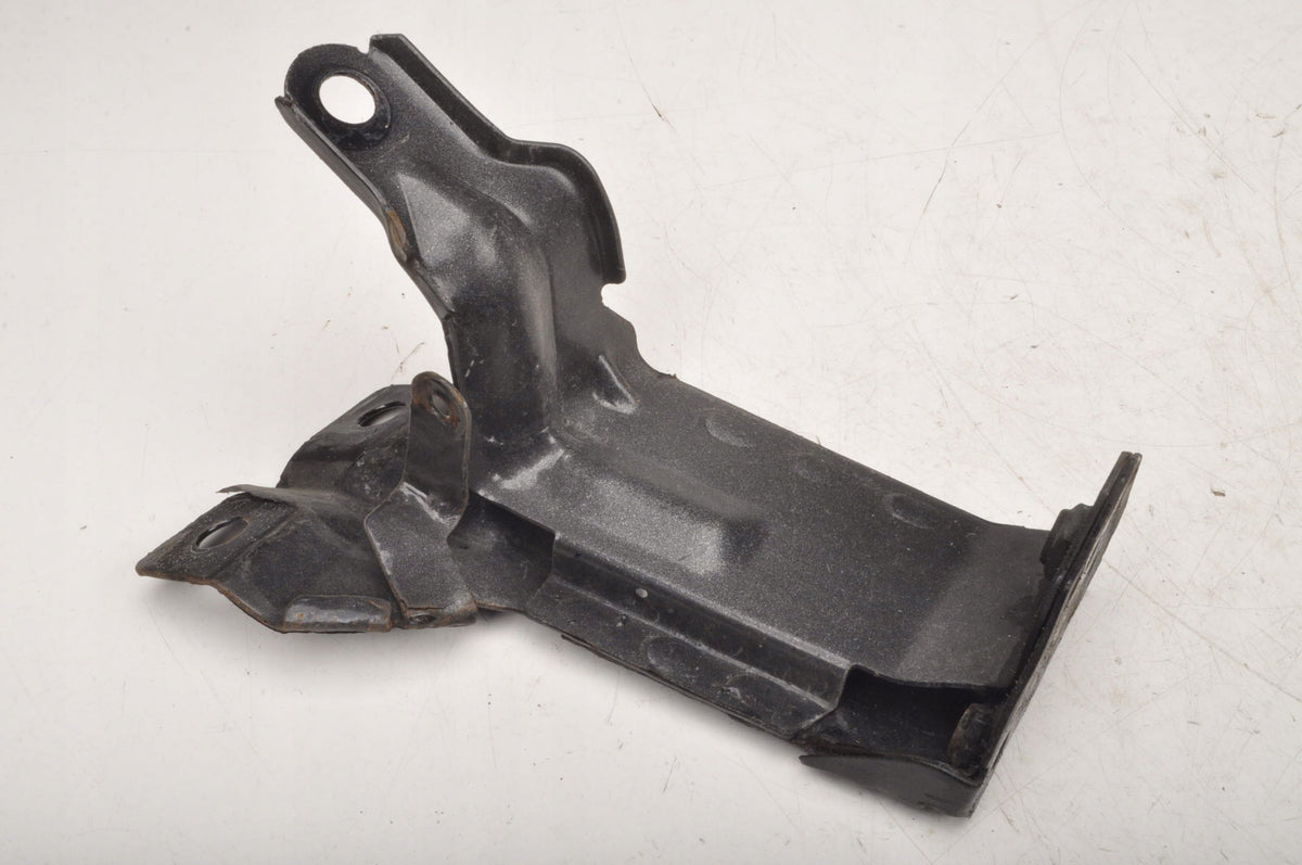 VOLVO S60 II RADIATOR MOUNT