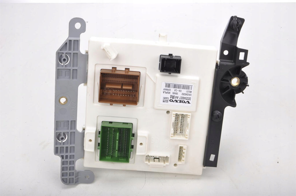 VOLVO S60 III RELAY MODULE 32254027