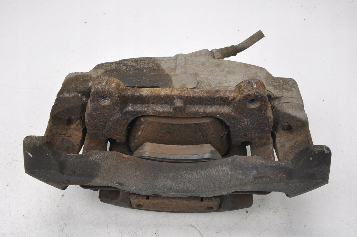 VOLVO S60 V60 2.4 D5 CLAMP RIGHT FRONT RIGHT