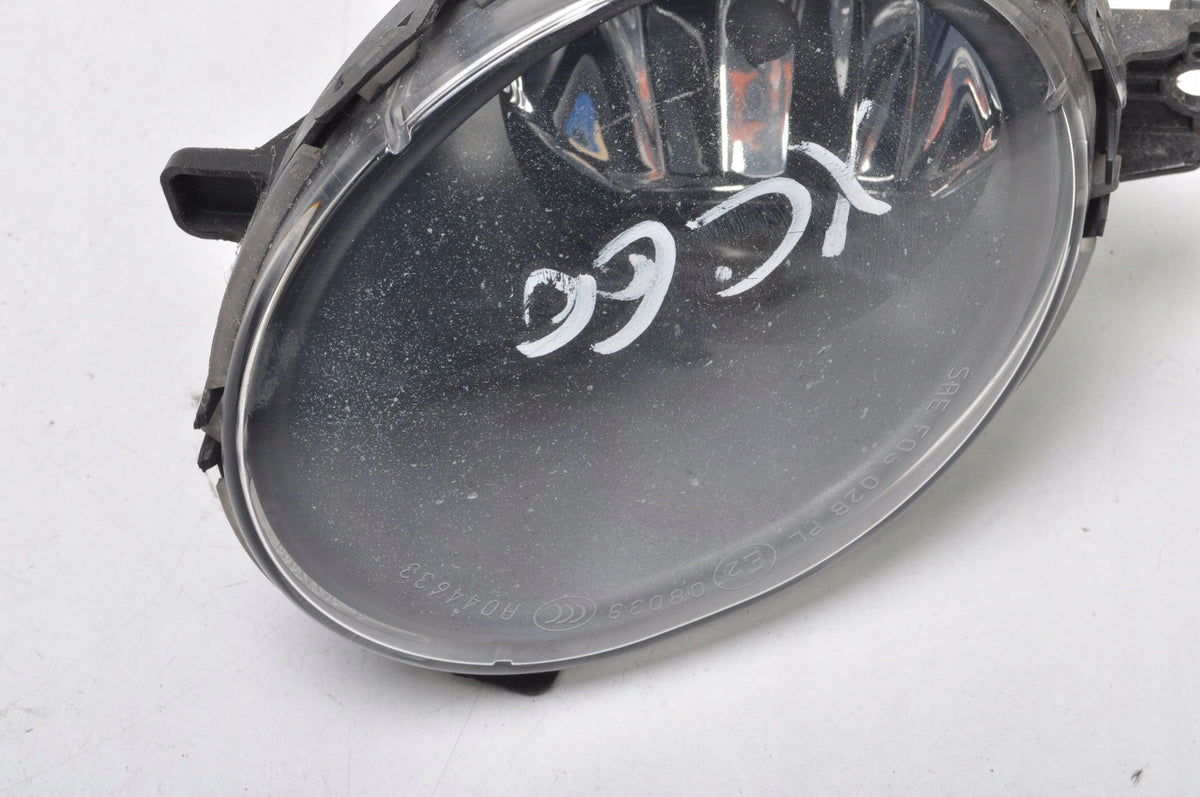 VOLVO XC60 AND HALOGEN RIGHT