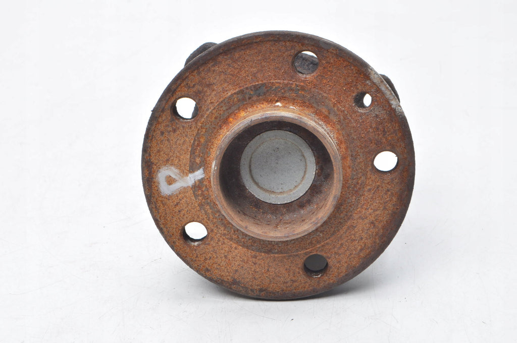 VOLVO XC60 AND REAR HUB RIGHT