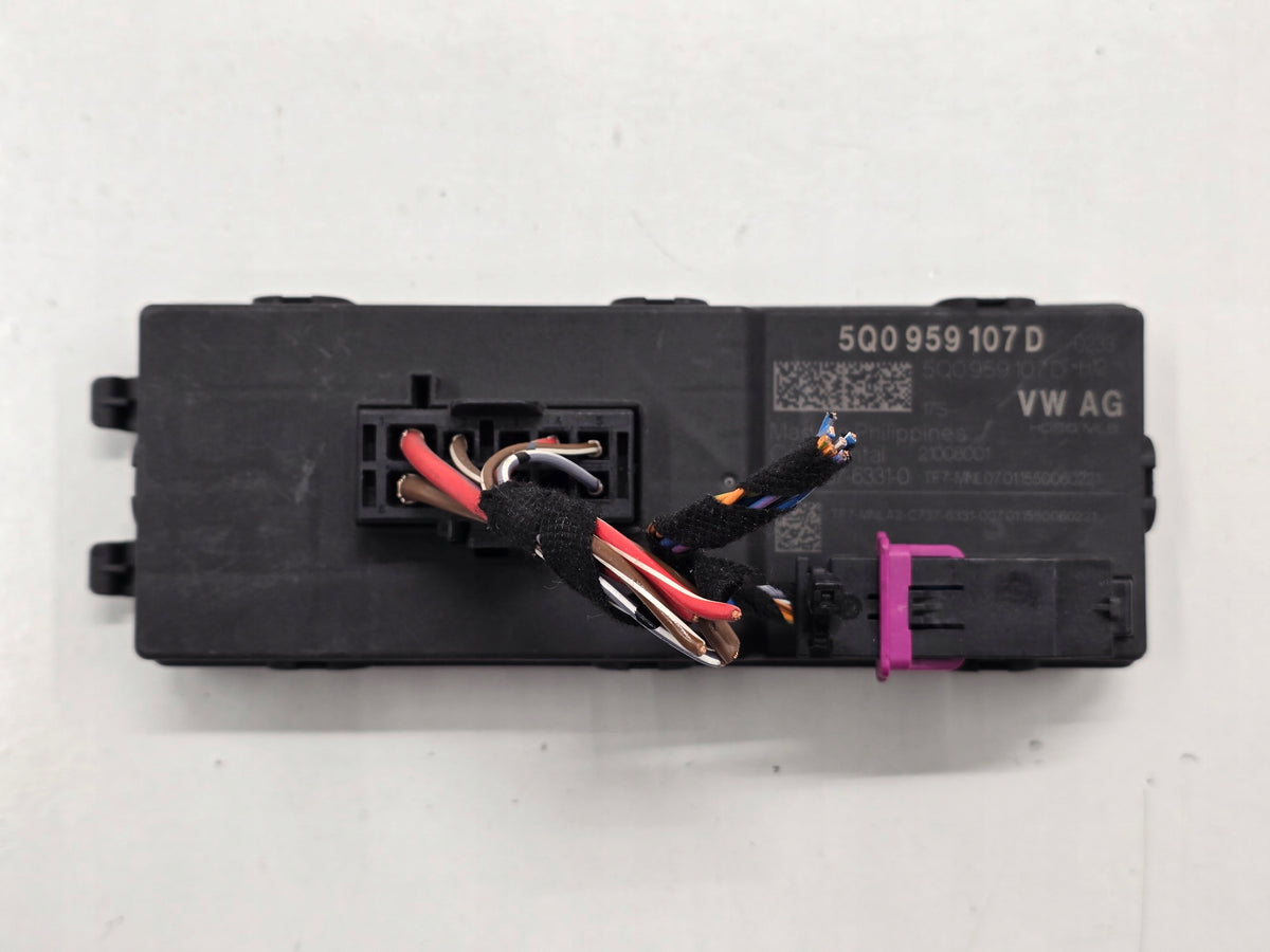 VW PASSAT B8 FLAP DRIVER MODULE 5Q0959107D