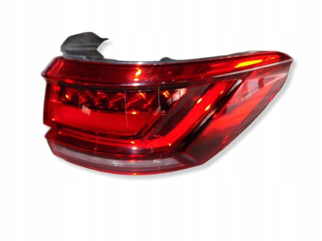 VW TOUAREG III LAMP RIGHT REAR 760945096