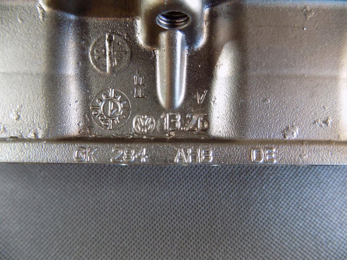 VW TOURAN II INJECTION RAIL