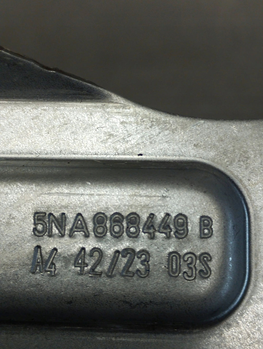 VW Tiguan II BOLT COUCH 5NA868449B