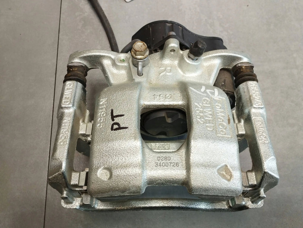 Volkswagen Amarok II CLAMP RIGHT ELECTRIC REAR
